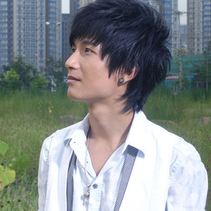 客厅ying乱亲女h小婷y
